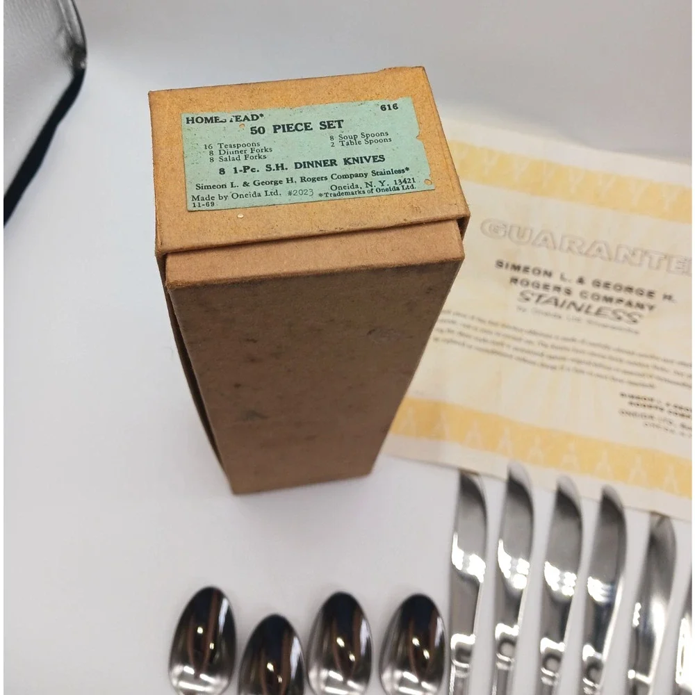 Oneida Simeon L & George H Rogers Stainless Homestead 4 Teaspoons 8 Knives Box